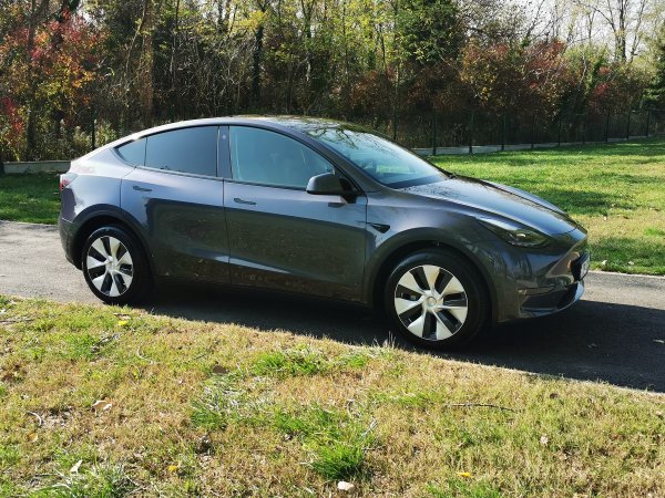 Tesla Model Y Long Range Dual Motor All-Wheel Drive - prvi dojmovi