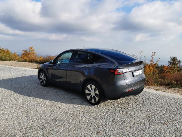 Tesla Model Y Long Range Dual Motor All-Wheel Drive - prvi dojmovi