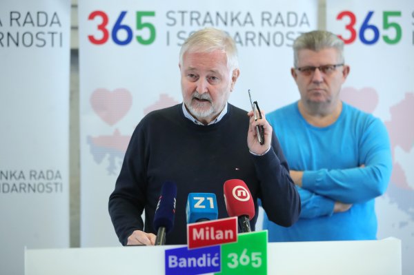 Konferencija za medije Stranke rada i solidarnosti o dugu Grada Zagreba