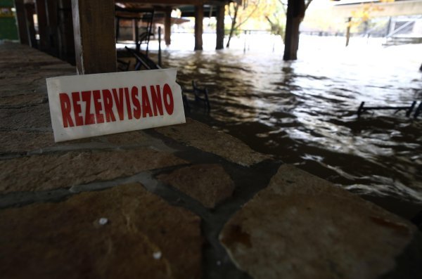 Rijeka Buna poplavila ugostiteljske objekte u Blagaju