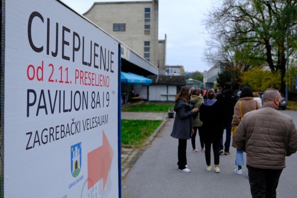 Na Velesajmu i danas gužve za cijepljenje