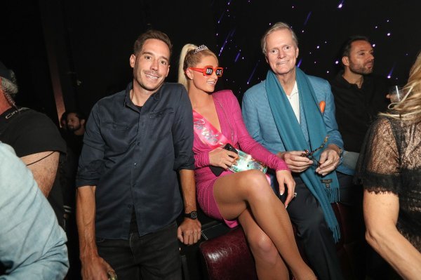 Carter Reum i Paris Hilton