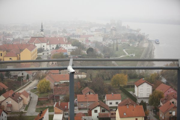 Pogled na Vukovar s vidikovca Vodotornja