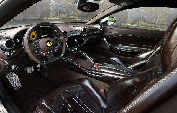 Ferrari BR20 je dvosjed V12 coupé razvijen na platformi modela Ferrari GTC4Lusso