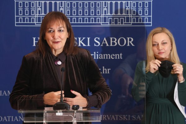 Dubravka Šuica i Marijana Petir održale konferenciju za medije