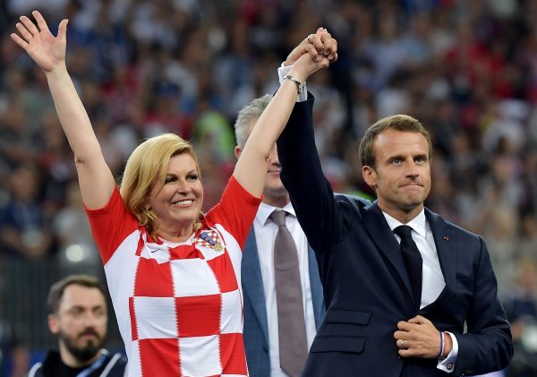 Kolinda Grabar Kitarović i Emmanuel Macron u Moskvi