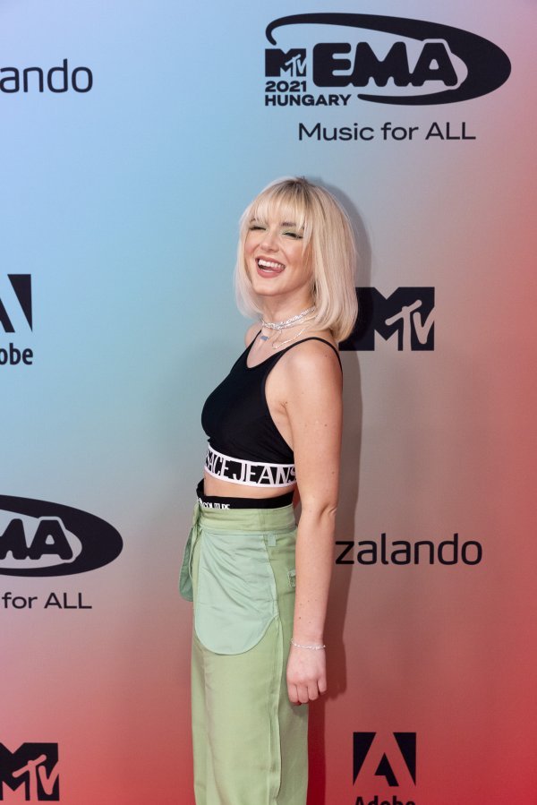 Zsa Zsa na crvenom tepihu MTV EMA nagrada