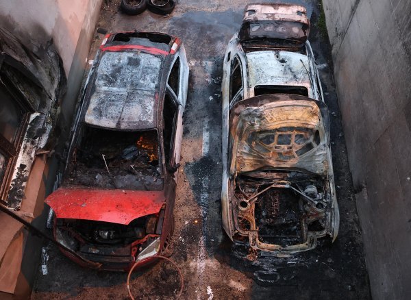 Izgorjela dva auta u Vrapčanskoj ulici u Zagrebu