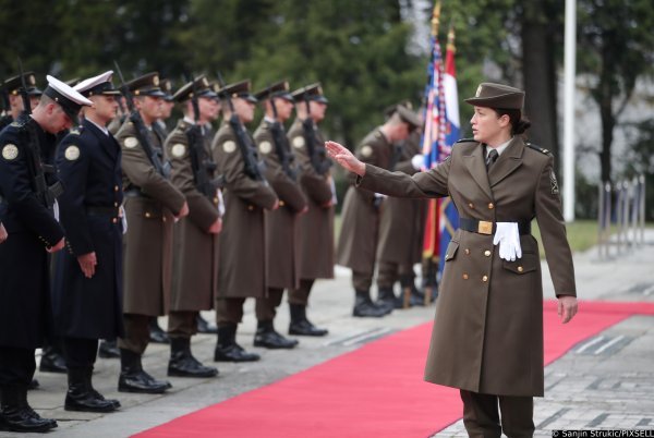 Pripreme za svečani doček predsjednika Francuske Emmanuela Macrona u Uredu Predsjednika Republike