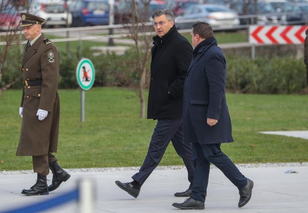 Pripreme za polaganje vijenaca na Spomenik domovini