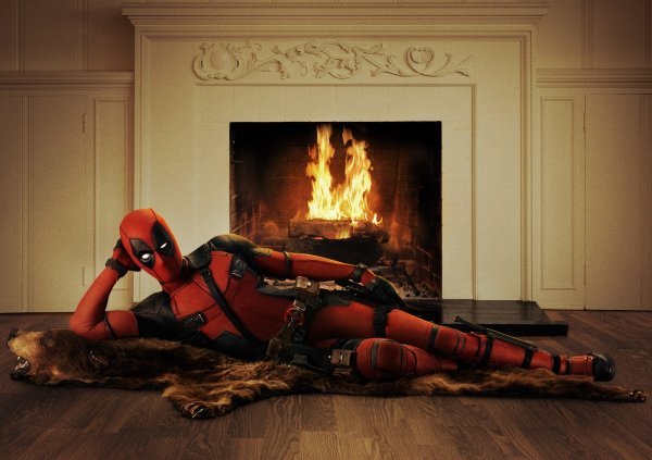 Ryan Reynolds u deadpoolovom kostimu kao Burt Reynolds