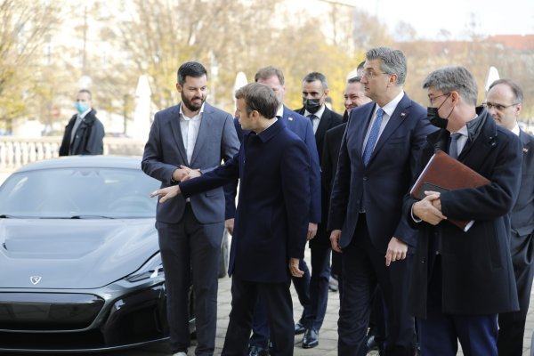Mate Rimac pokazao Emmanuelu Macronu vozila Bugatti i Nevera