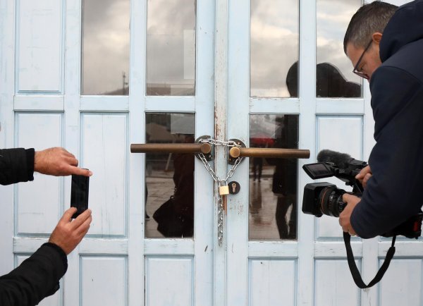 Šibenik: Prosvjednici zaključali Gradsku upravu lancem i lokotom