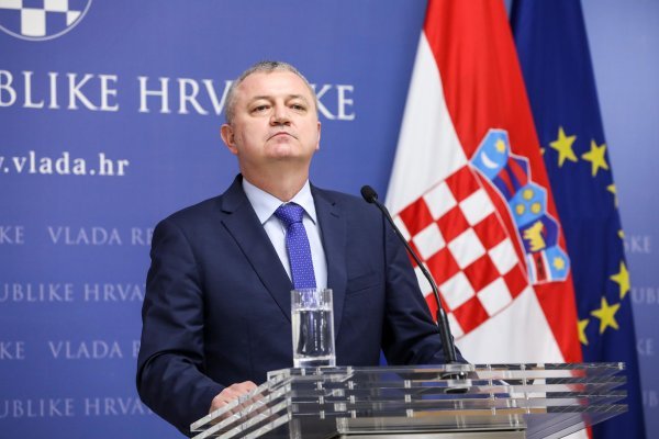 'Tamo gdje on staje, nastavit će netko drugi. U ovom trenutku ne znam tko, jer ćemo novog ravnatelja opet birati javnim natječajem', istaknuo je Horvat 