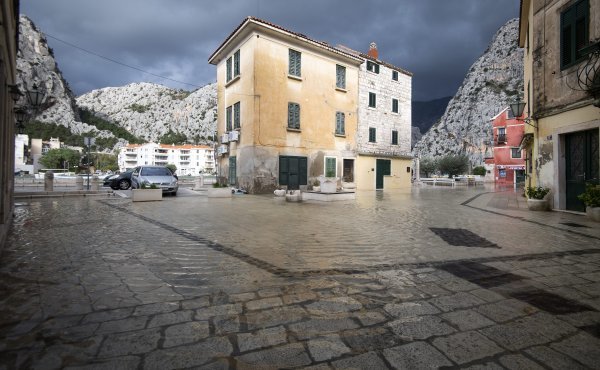 Poplavljene ulice Omiša