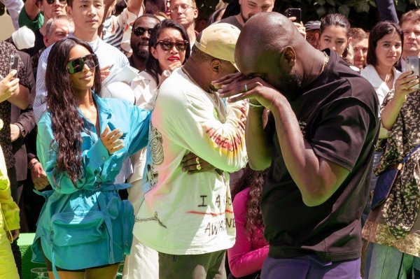 Kim Kardashian, Kanye West i Virgil Abloh na reviji muške kolekcije za Louis Vuitton proljeće/ljeto 2019. na Pariškom tjednu mode