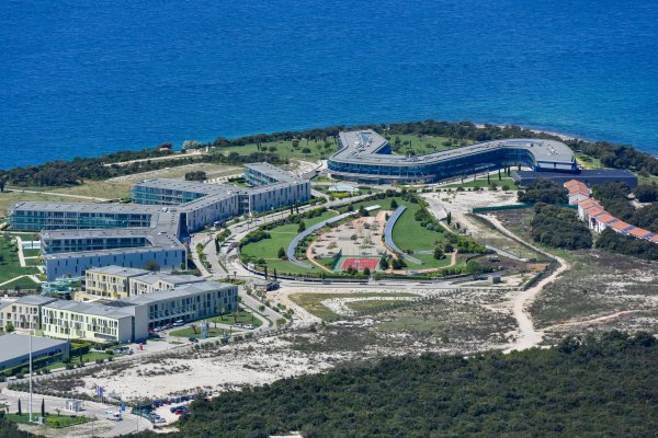 Hotelski kompleks Falkensteiner na Punta Skali