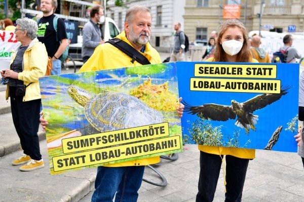 Prosvjed u Beču protiv izgradnje tunela kroz park prirode Lobau