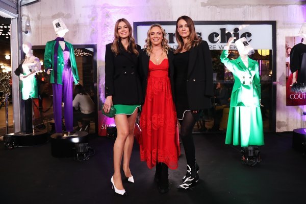 Tres Chic Haute Couture večer
