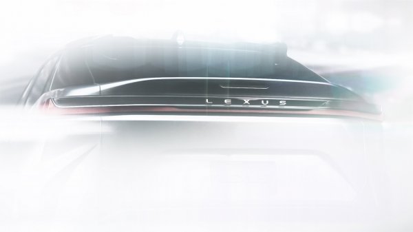 Najavne fotografije potpuno novog Lexusa RZ