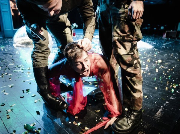 Predstava Eduard Drugi