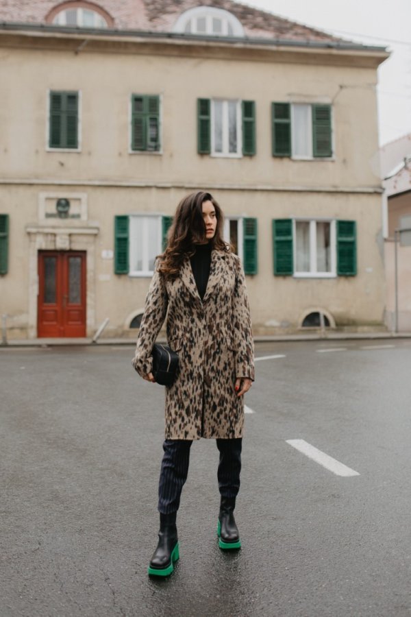 Hugo Boss kaput, prije 3.790,00kn -30% sada 2.653,00kn; Hugo Boss hlače, prije 1.490,00kn -30% sada 1.043,00kn