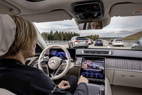 Mercedes-Benz DRIVE PILOT