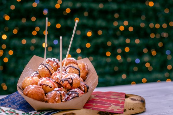 kucica FRITULA, fritule s preljevom, 20kn