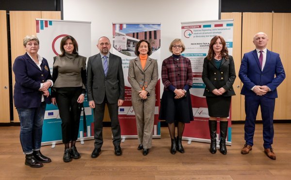 „Uspostava Regionalnog centra kompetentnosti inovativnih zdravstvenih tehnologija pri Medicinskoj školi Varaždin“