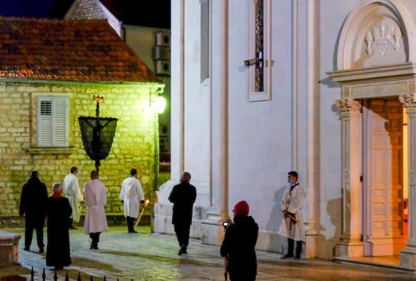 Procesija Za križen 2020. na Hvaru
