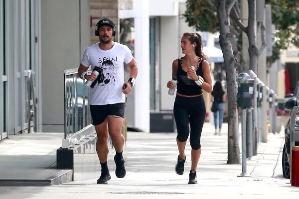 James Francos djevojkom Isabel Pakzad