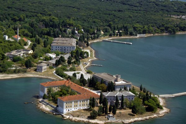 Pula: Bivši vojni kompleks Monumenti - Katarina