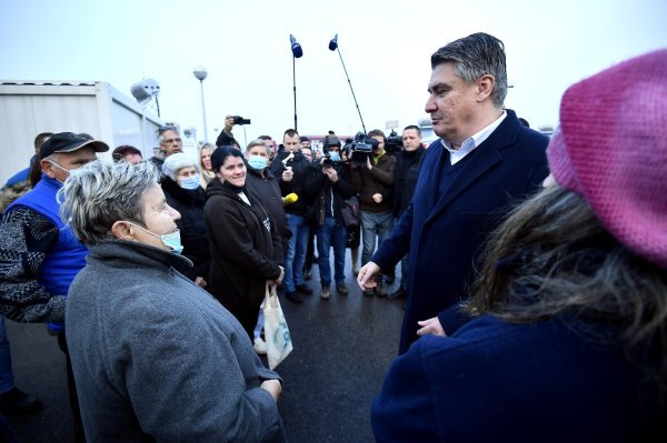 Milanović obišao kontejnersko naselje Sajmište u Petrinji