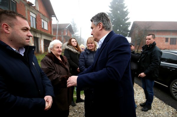Milanović posjetio je obitelj Norković u Novom Selu Glinskom