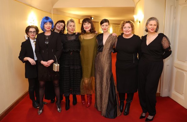 Domjenak nakon premijere predstave 'Genijalna prijateljica'