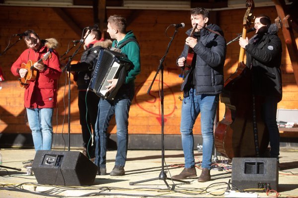 U Fužinama organiziran tradicionalni doček Nove godine u podne