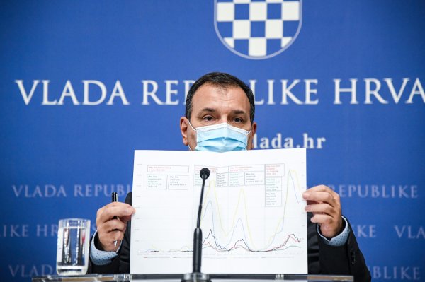 Beroš otkrio zastrašujući udio pozitivnih među testiranima, a Alemka Markotić iznijela detalje o prvom slučaju flurone