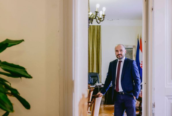 'Mostov referendum je čista zloupotreba referenduma'