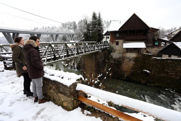 Rastoke prekrivene snježnim pokrivačem oduševile prolaznike