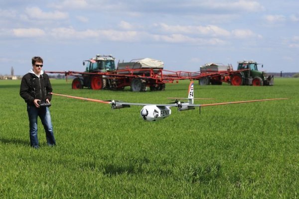 U Belju je uveden projekt precizne poljoprivrede kojim su dronovi povezani s traktorima Pixsell