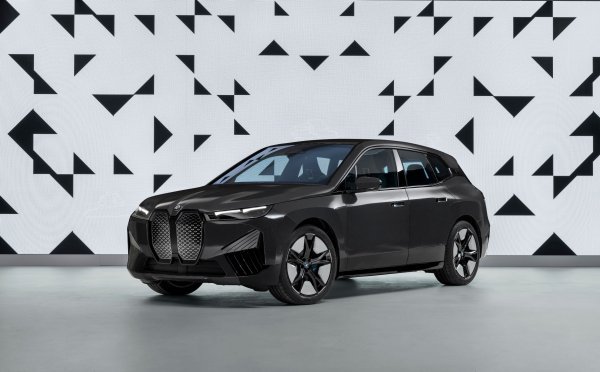 BMW iX Flow s E Ink