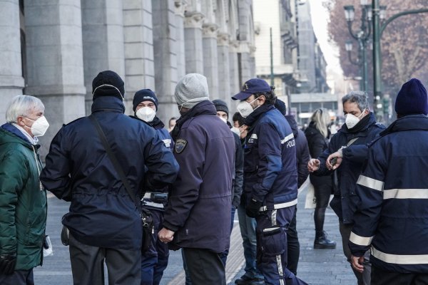 Talijanska policija kontrolira covid propusnice