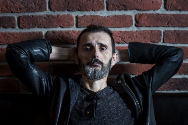 'Kad uzmeš ploču, to ti je isto kao da si pročitao knjigu', kaže Goran Bare