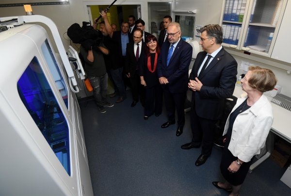 Premijer Plenković u posjetu Zaraznoj bolnici u lipnju 2020. 