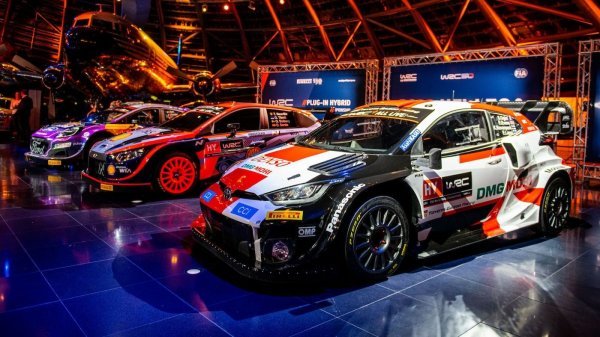Tri vrhunske Rally1 momčadi s hibridnim automobilima za FIA WRC 2022 sezonu (Hyundai Motorsport, M-Sport Ford World Rally Team i Toyota Gazoo Racing)