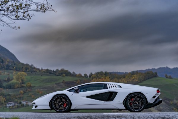 Lamborghini Countach LPI 800-4