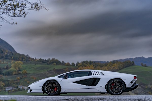 Lamborghini Countach LPI 800-4