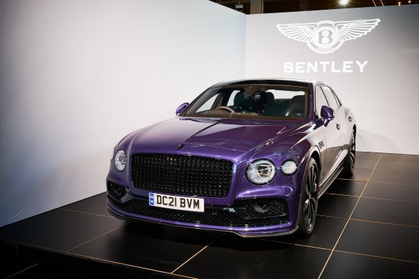 Bentley Flying Spur Hybrid