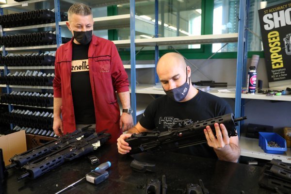 Karlovac: Tvrtka HS Produkt razvila novu jurišnu pušku VHS-2S
