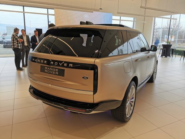 Novi Range Rover, peta generacija vodećeg luksuznog SUV modela